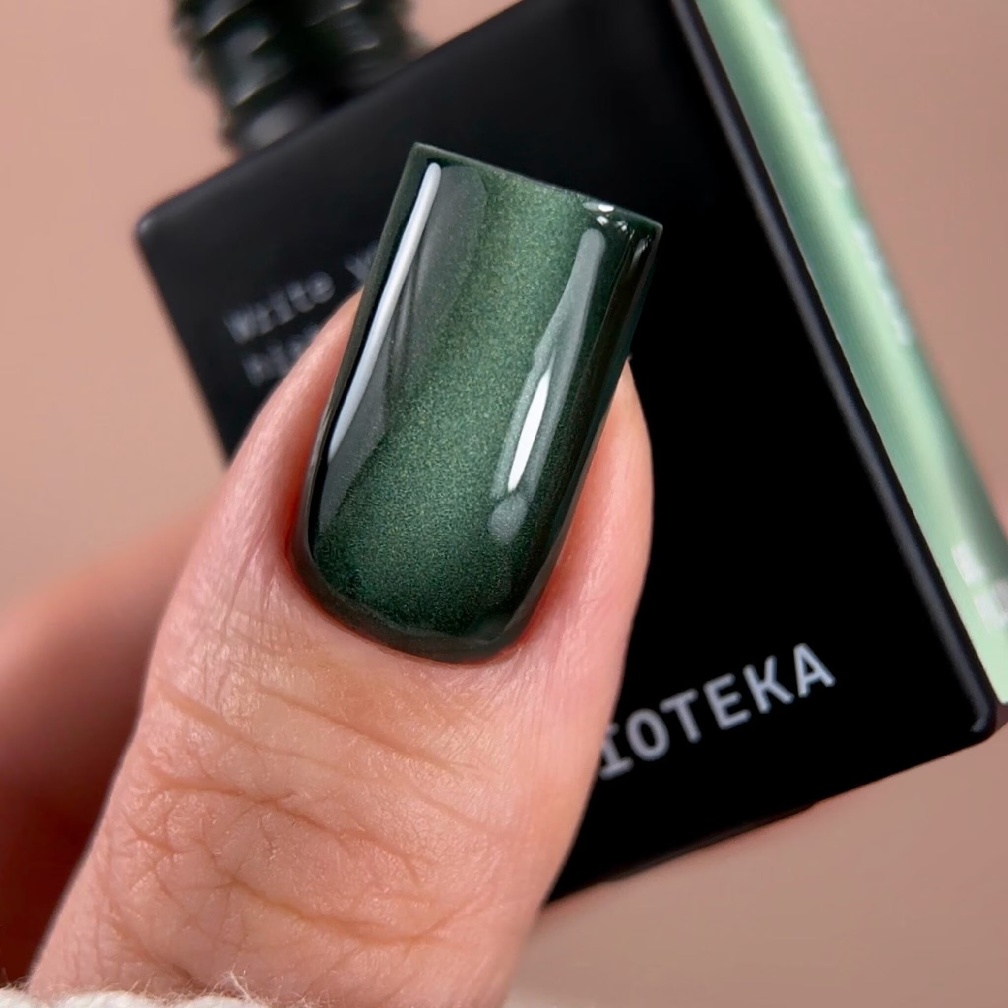 BIBLIOTEKA Gel Polish Cat Eye 04 Forest Beam 10ml
