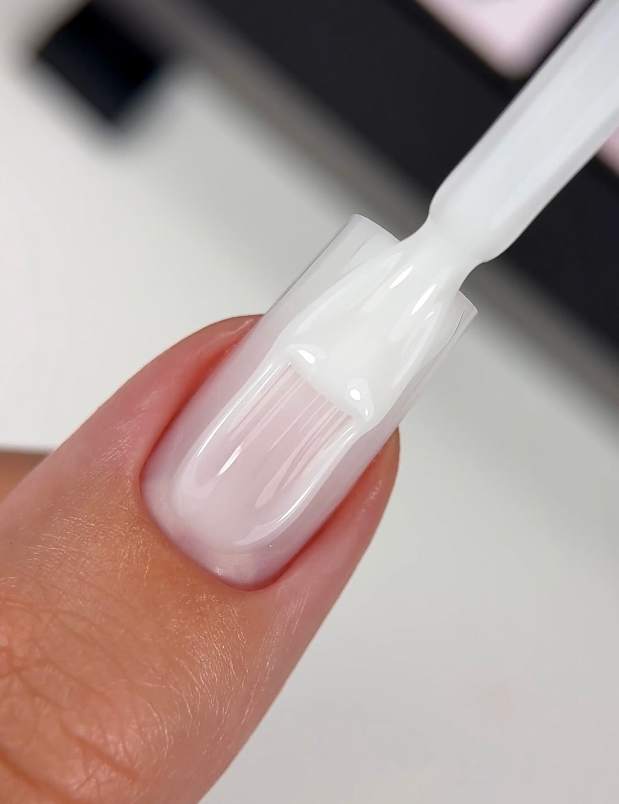 BIBLIOTEKA Cover Base 01 Veil - Semi transparent milky, 10ml