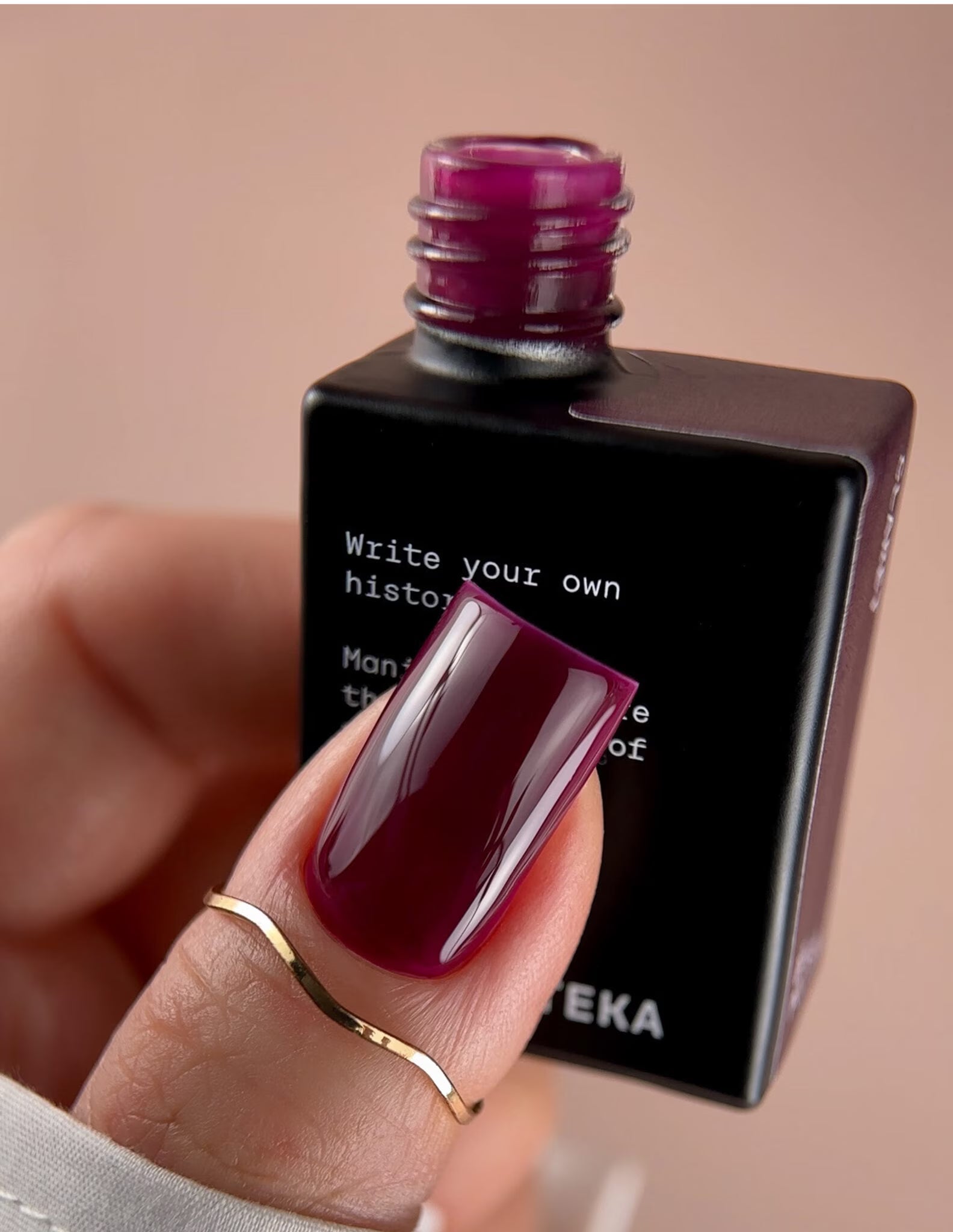 BIBLIOTEKA Gel Polish 22 Claret 10ml