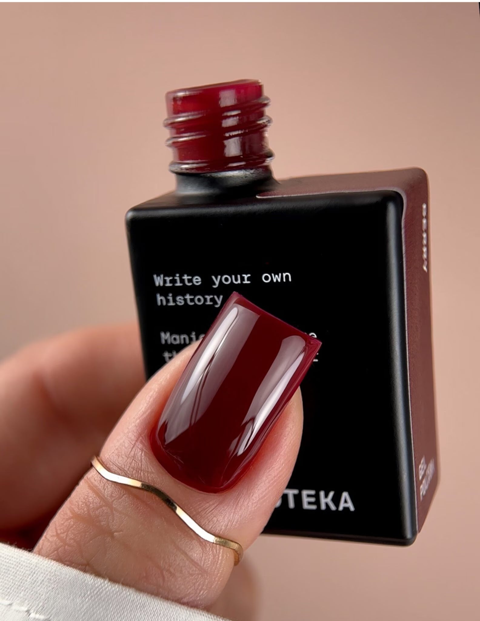 BIBLIOTEKA Gel Polish 23 Berry 10ml