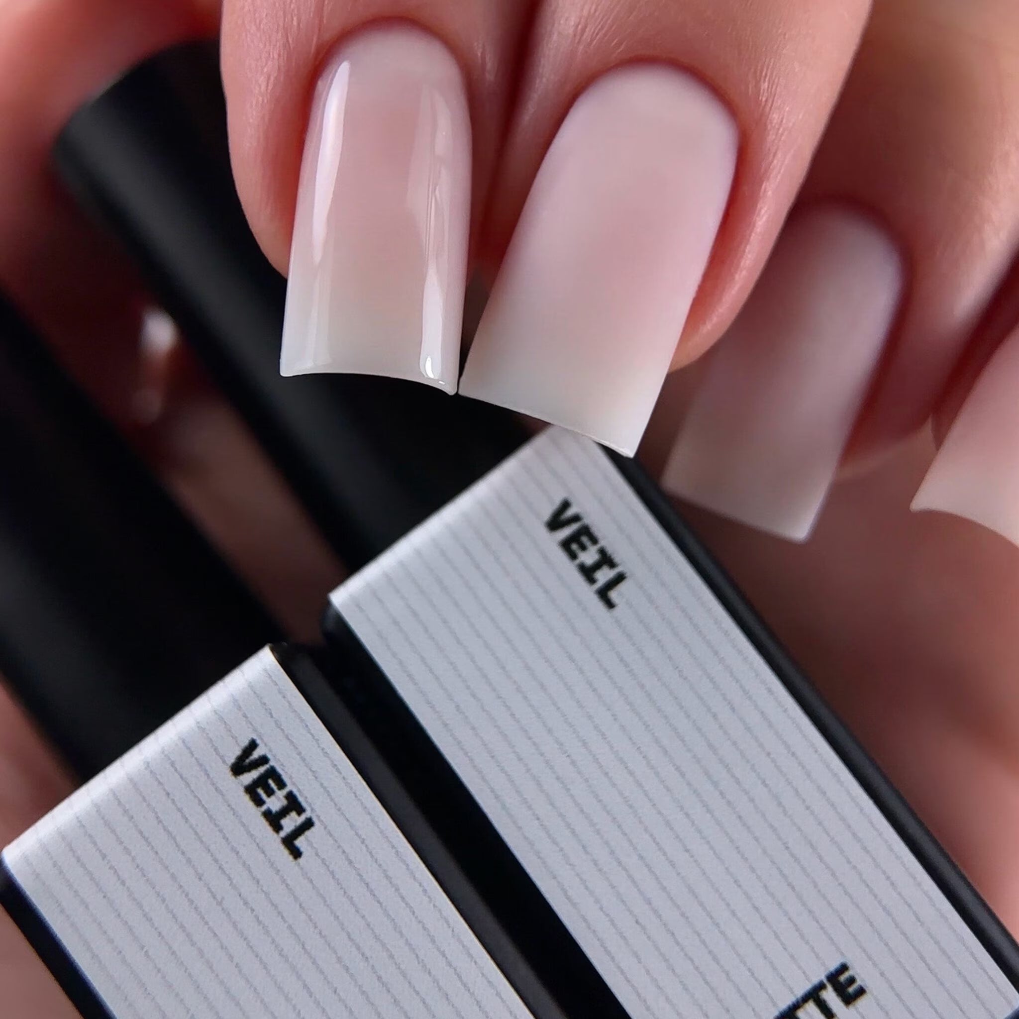 BIBLIOTEKA Matte Cover TOP 01 Veil - Semi transparent milky, 10ml