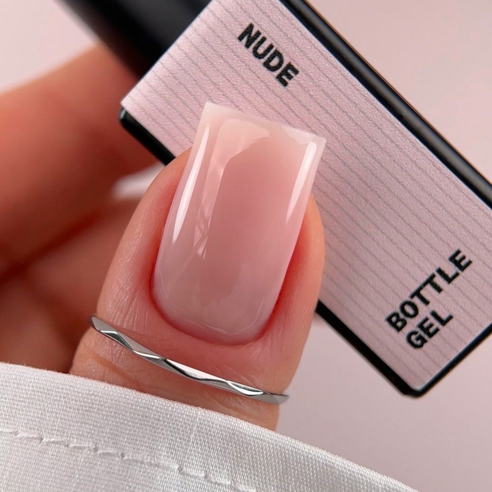 BIBLIOTEKA Bottle Gel 04 Nude 10ml