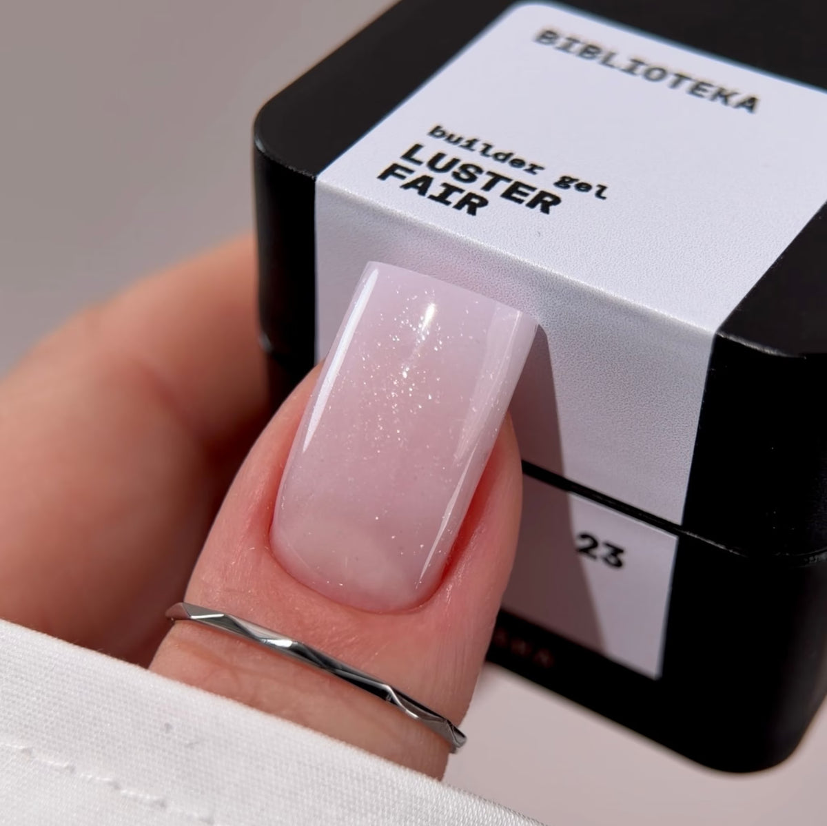 BIBLIOTEKA Builder Gel 23 LUSTER Fair 15ml