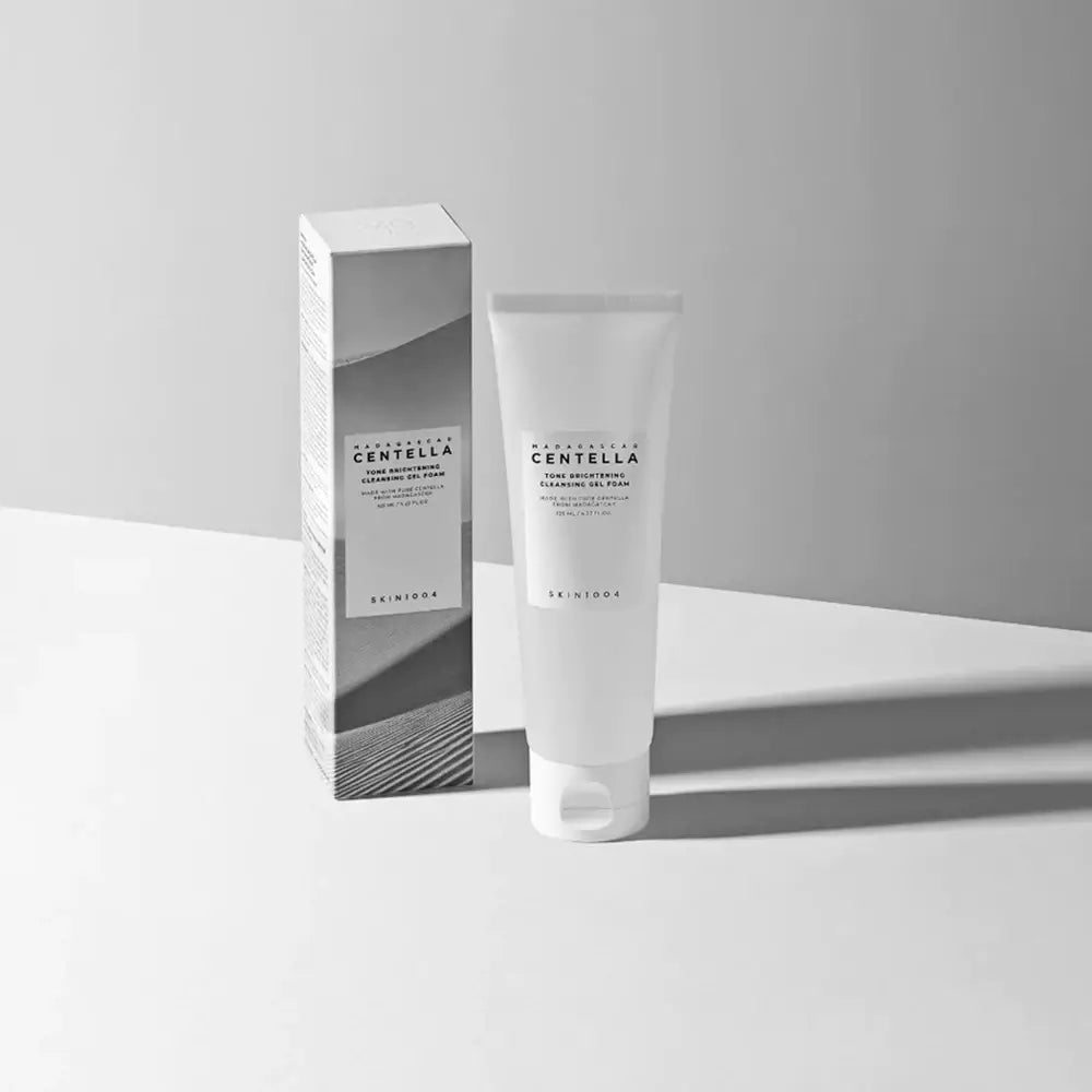 SKIN1004 Madagascar Centella Tone Brightening Cleansing Gel – Gel de curățare iluminator cu Centella & Niacinamide, 125ml