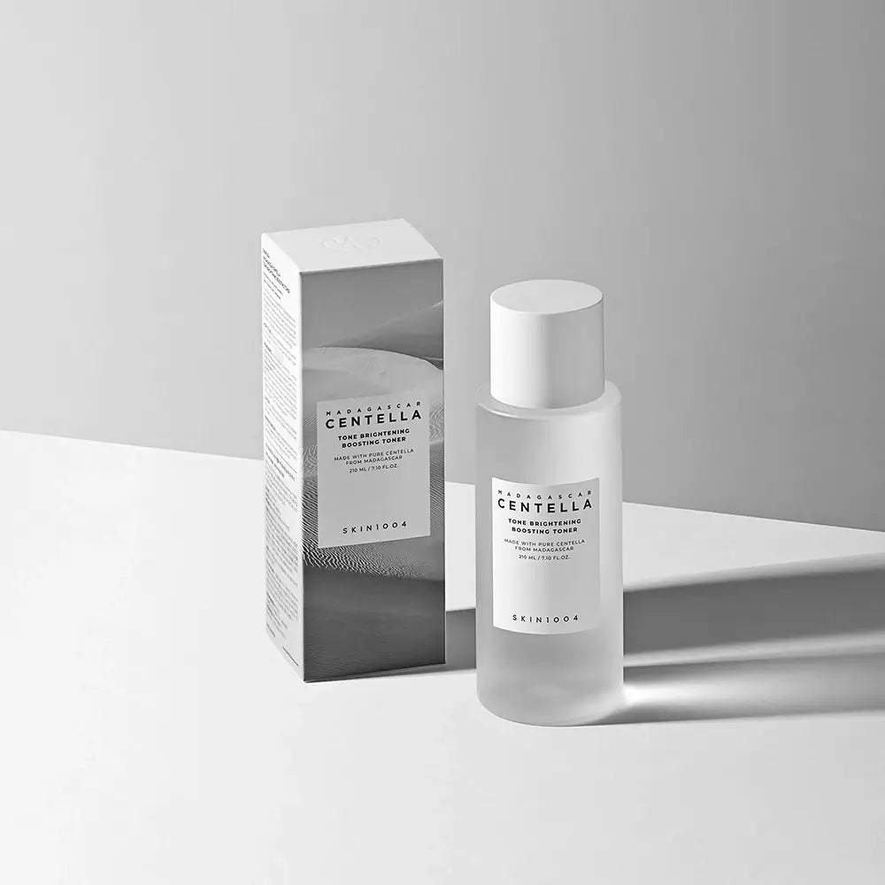 SKIN1004 Madagascar Centella Tone Brightening Toner – Toner iluminator și calmant cu Niacinamide, 210ml