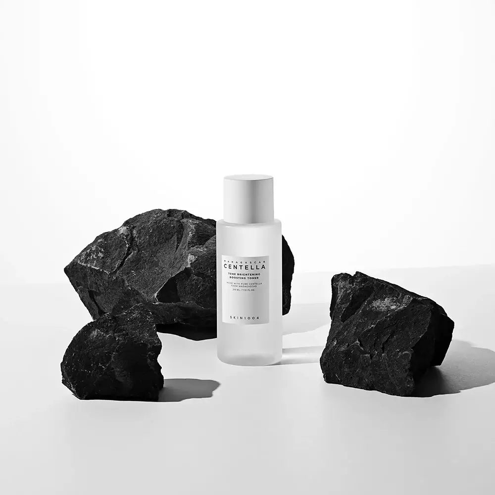 SKIN1004 Madagascar Centella Tone Brightening Toner – Toner iluminator și calmant cu Niacinamide, 210ml