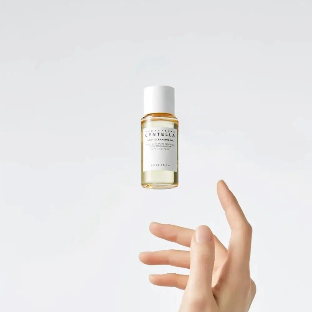 SKIN1004 Madagascar Centella Light Cleansing Oil – Ulei de curățare pentru machiaj și SPF, 30ml